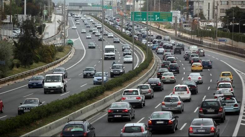 Αλλάζουν την φορολογία των αυτοκινήτων: Βάζουν στο στόχαστρο τα φθηνά και «πράσινα» ΙΧ – 70% αύξηση στα τέλη ταξινόμησης